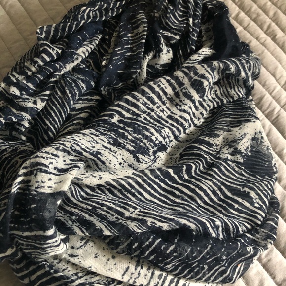 Dynamite Infinity Scarf - Picture 2 of 2